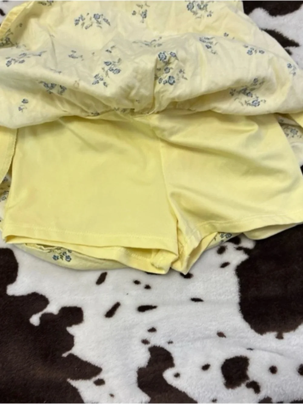 N/A soft yellow